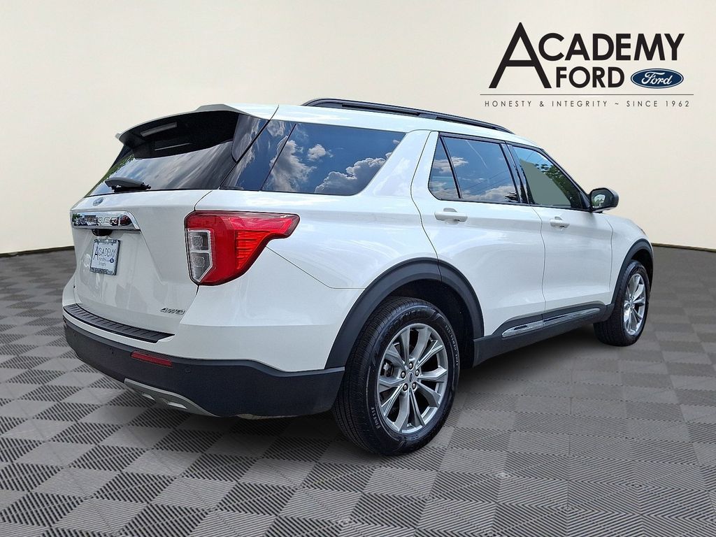 Used 2022 Ford Explorer - photo 2
