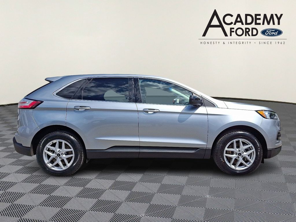 Used 2024 Ford Edge - photo 9