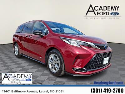 Used 2021 Toyota Sienna - photo 1