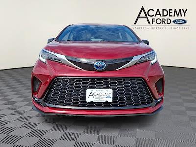 Used 2021 Toyota Sienna - photo 1