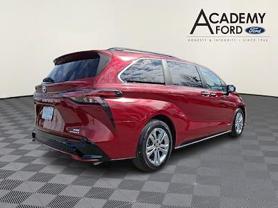Used 2021 Toyota Sienna - photo 1