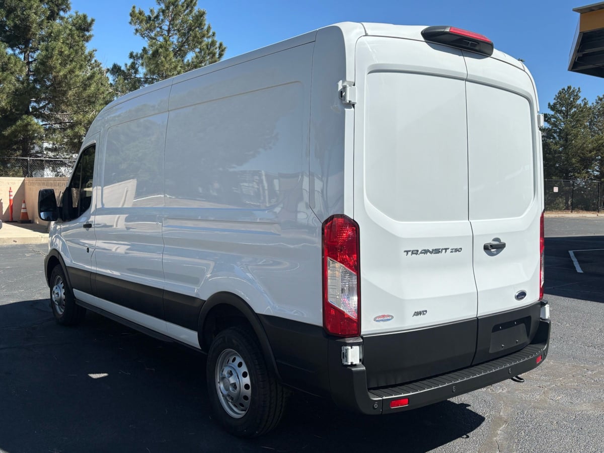 Used 2023 Ford Transit 250 - photo 7