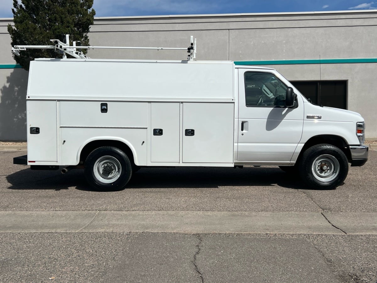 Used 2019 Ford E-350 - photo 5