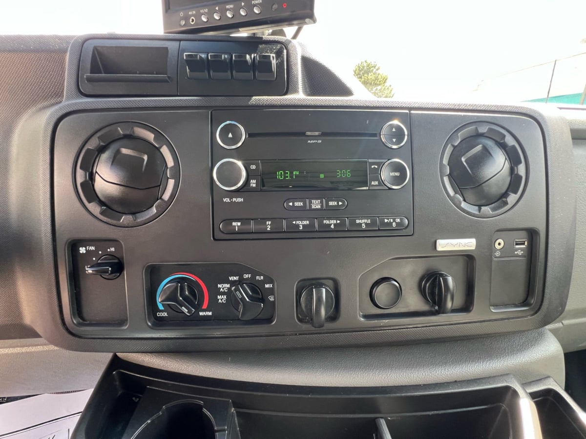 Used 2019 Ford E-350 - photo 23