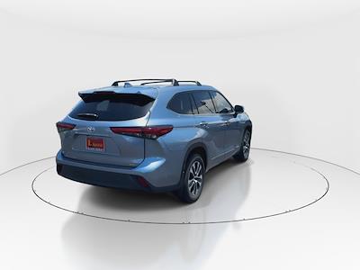 2022 Toyota Highlander FWD SUV for sale #545338761R - photo 2