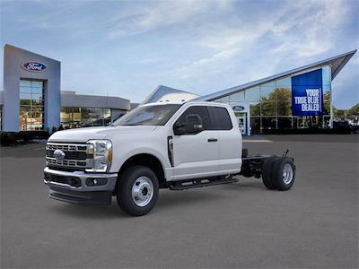 New 2026 Ford F-350 XL Super Cab 4WD Cab Chassis for sale #TEC98557 - photo 1