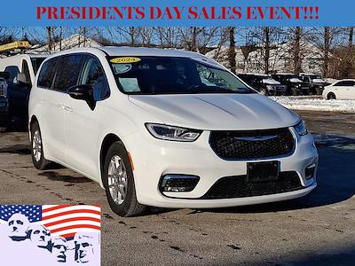 Used 2024 Chrysler Pacifica Touring L Minivan for sale #E01110P - photo 2