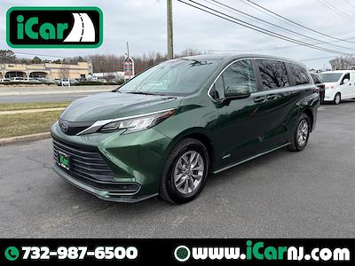 Used 2021 Toyota Sienna - photo 1