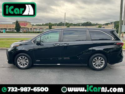 Used 2021 Toyota Sienna XLE Minivan for sale #024998 - photo 1