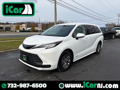 Used 2021 Toyota Sienna LE Minivan for sale #039865 - photo 1