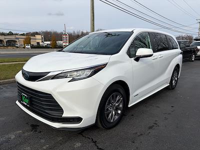 Used 2021 Toyota Sienna LE Minivan for sale #039865 - photo 2