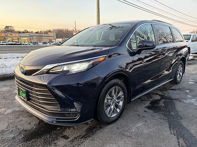 Used 2023 Toyota Sienna LE Minivan for sale #143435 - photo 2