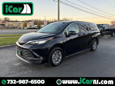 Used 2023 Toyota Sienna LE Minivan for sale #162973 - photo 1