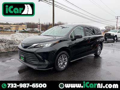 Used 2024 Toyota Sienna - photo 1