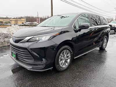 Used 2024 Toyota Sienna - photo 1