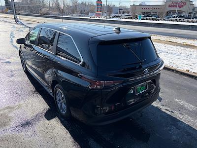Used 2024 Toyota Sienna LE Minivan for sale #200178 - photo 2