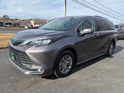 Used 2024 Toyota Sienna XLE Minivan for sale #206199 - photo 2