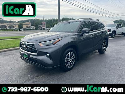 Used 2022 Toyota Highlander XLE for sale #543607 - photo 1