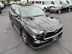 Used 2021 Toyota Highlander XLE for sale #557358 - photo 4
