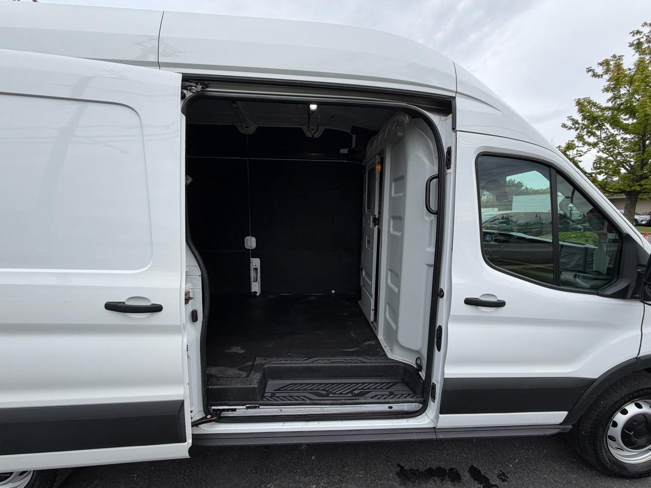 Used 2023 Ford Transit 250 - photo 18