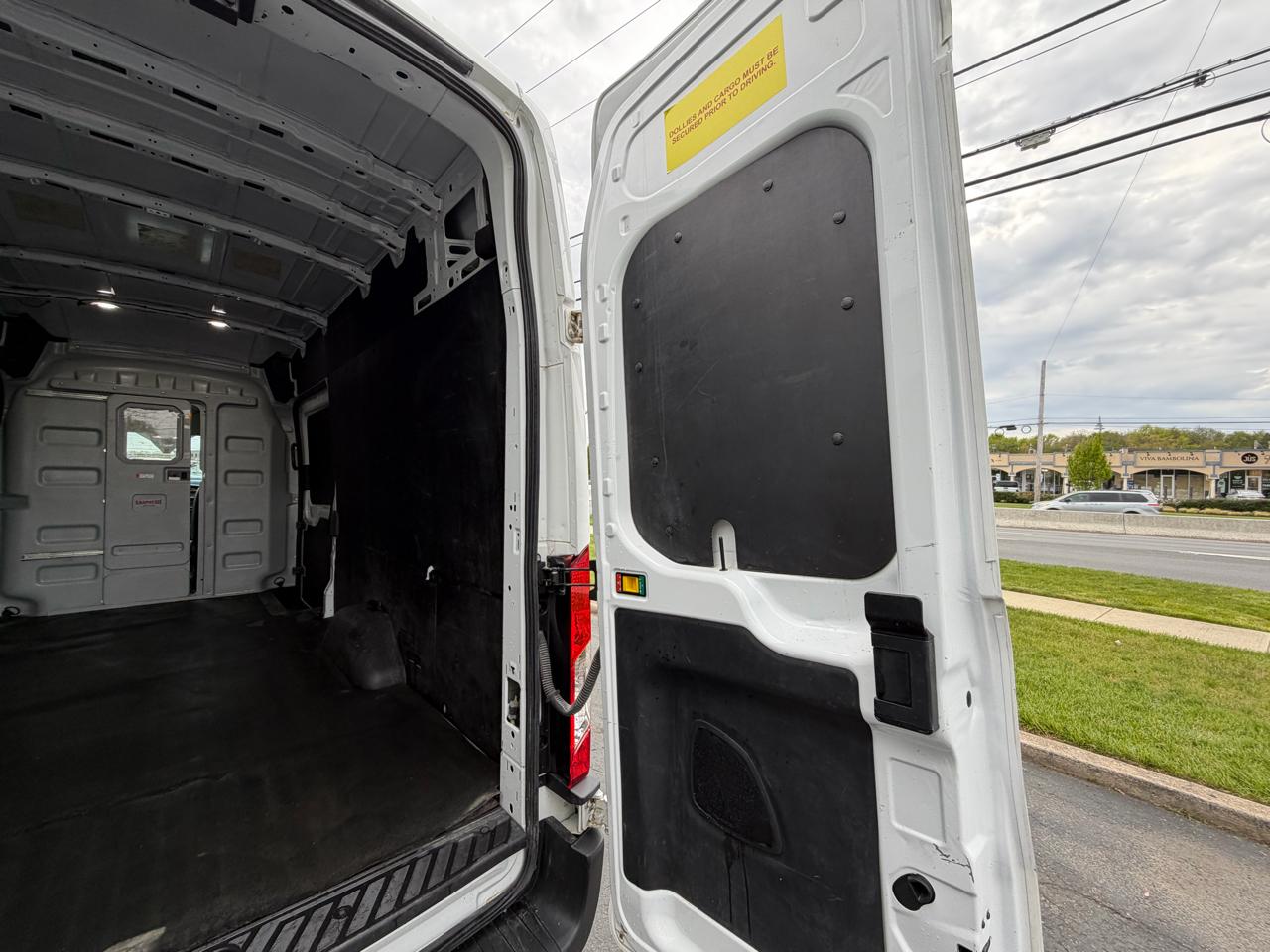 Used 2023 Ford Transit 250 - photo 31