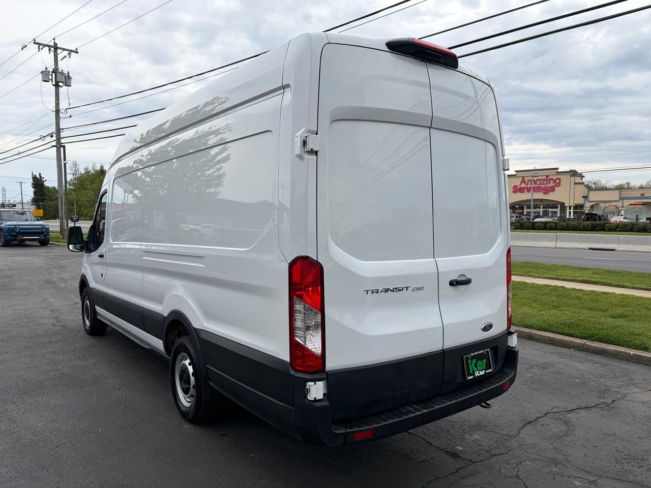 Used 2023 Ford Transit 250 - photo 2