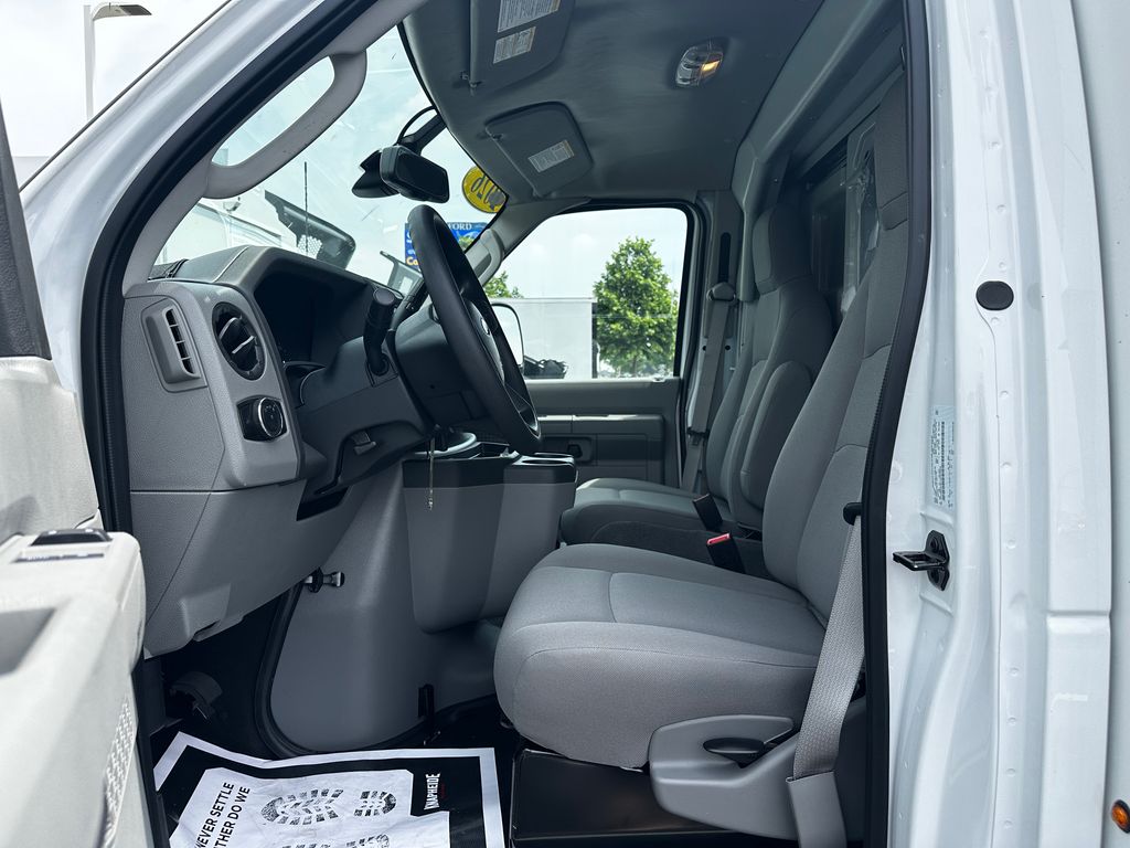 New 2026 Ford E-350 - photo 14