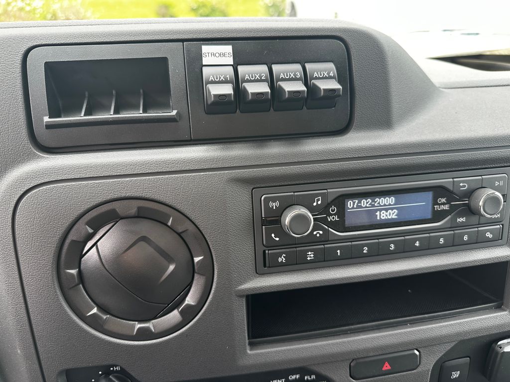 New 2026 Ford E-350 - photo 17