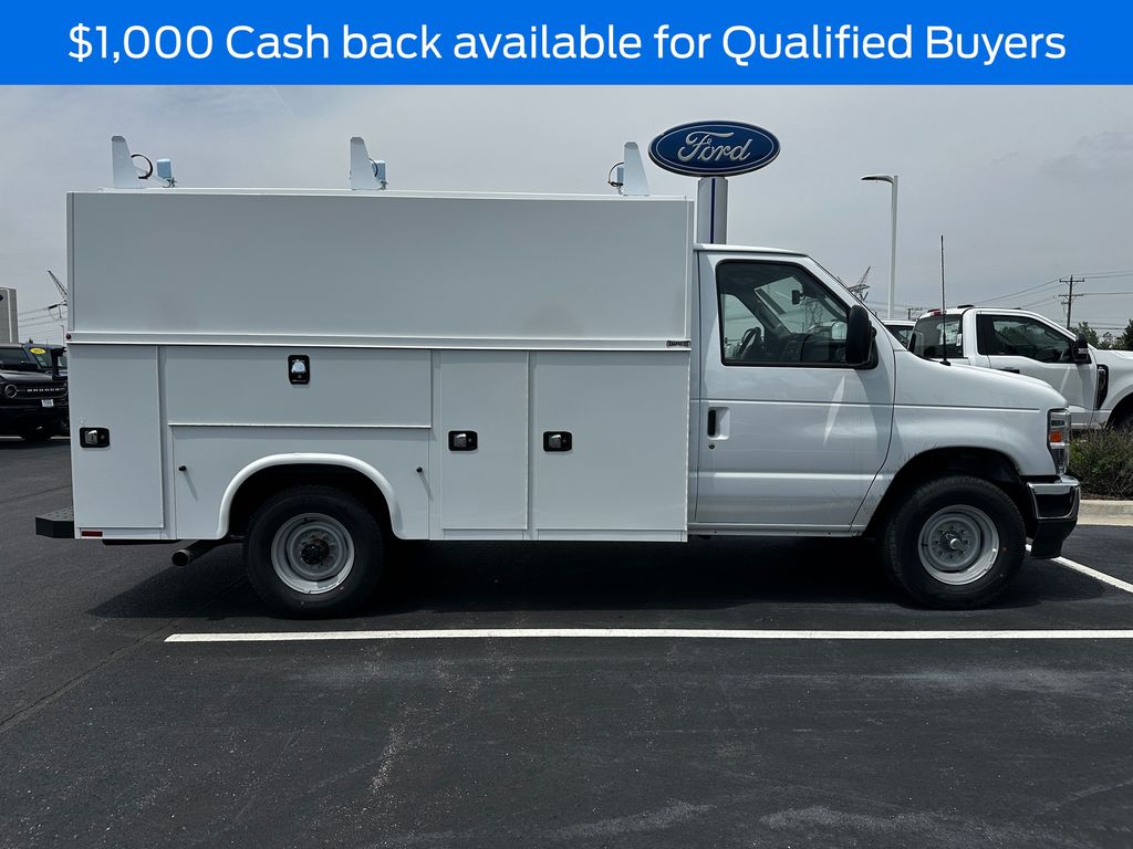 New 2026 Ford E-350 - photo 5