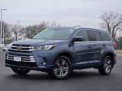 Used 2018 Toyota Highlander - photo 1
