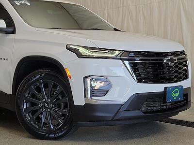 Used 2022 Chevrolet Traverse - photo 1