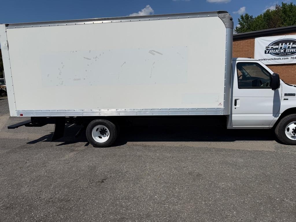 Used 2019 Ford E-350 - photo 5