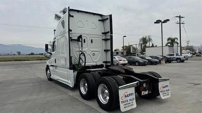 Used 2020 Freightliner Cascadia - photo 1