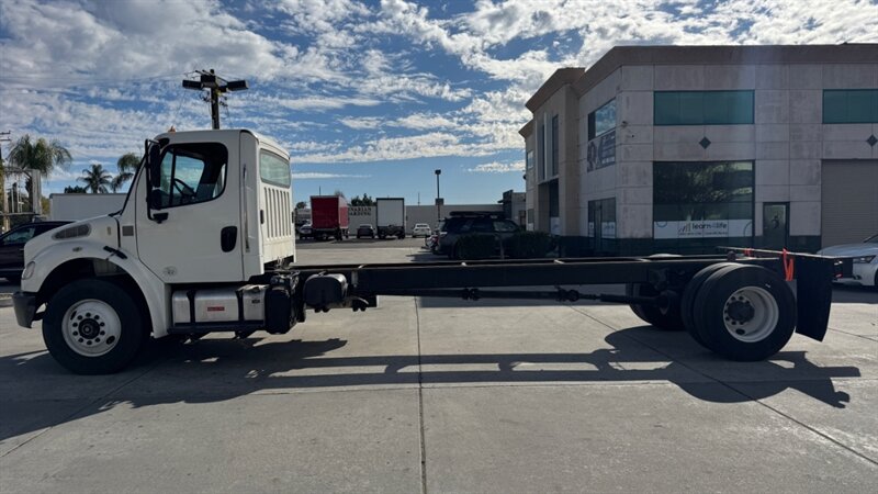 Used 2015 Freightliner M2 106 - photo 5