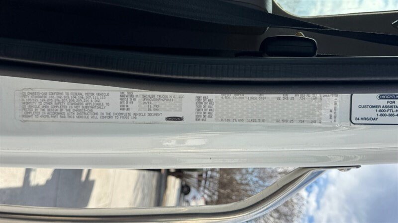 Used 2015 Freightliner M2 106 - photo 18