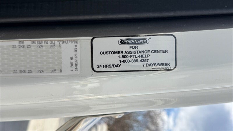 Used 2015 Freightliner M2 106 - photo 19