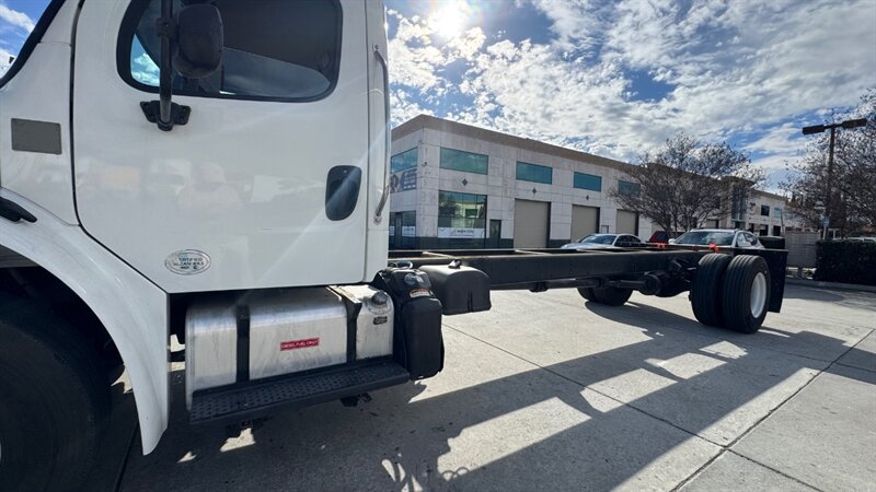 Used 2015 Freightliner M2 106 - photo 20