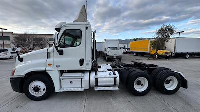 Used 2012 Freightliner Cascadia - photo 1