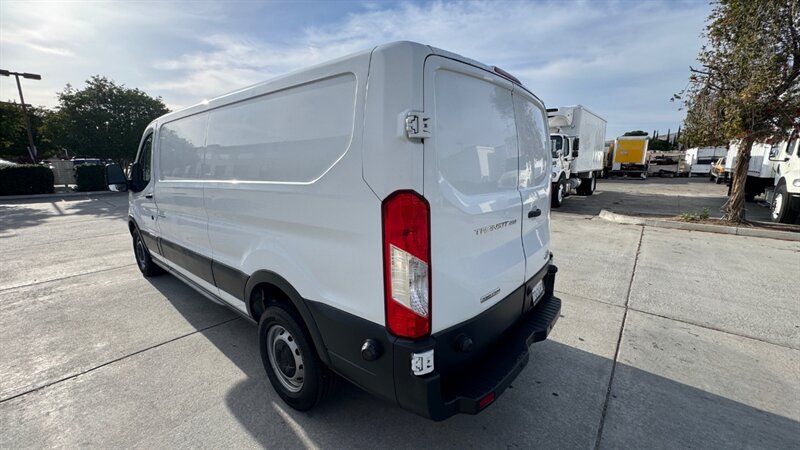 Used 2017 Ford Transit 250 - photo 5