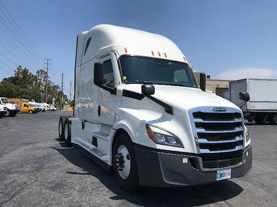 Used 2022 Freightliner Cascadia Detroit DD15AT Semi Truck with Sleeper Cab for sale #102541 - photo 1