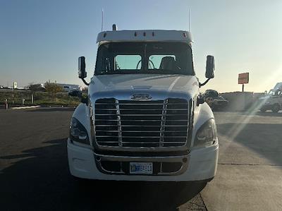 Used 2020 Freightliner Cascadia Detroit DD15AT Semi Truck for sale #115592 - photo 2
