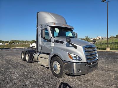 Used 2021 Freightliner Cascadia Detroit DD13 Semi Truck for sale #11606 - photo 1