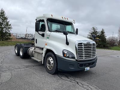 Used 2016 Freightliner Cascadia - photo 1