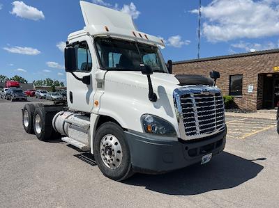 Used 2016 Freightliner Cascadia Detroit DD13 Semi Truck for sale #128220 - photo 1