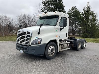 Used 2016 Freightliner Cascadia Detroit DD13 Semi Truck for sale #128221 - photo 1