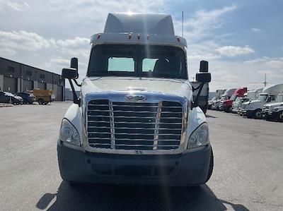 Used 2016 Freightliner Cascadia Detroit DD13 Semi Truck for sale #128221 - photo 2