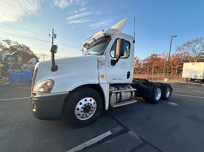 Used 2016 Freightliner Cascadia - photo 1