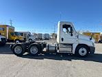 Used 2016 Freightliner Cascadia Detroit DD13 Semi Truck for sale #135035 - photo 8