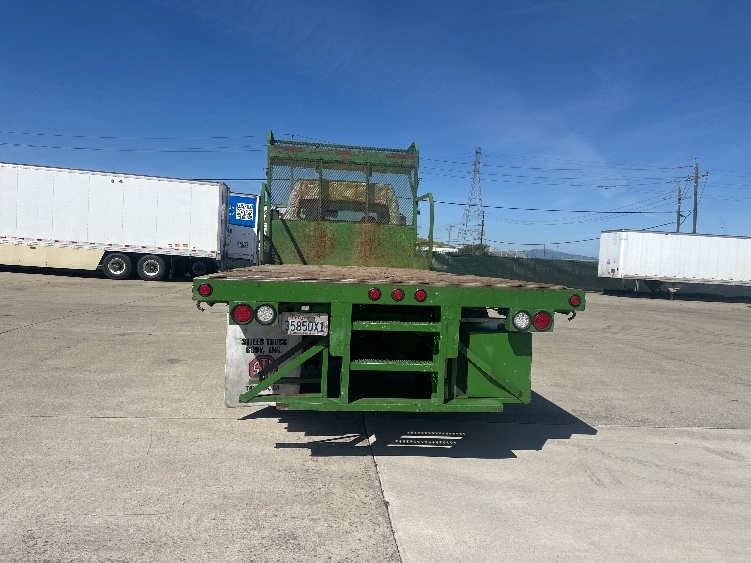 Used 2016 Freightliner M2 106 - photo 9