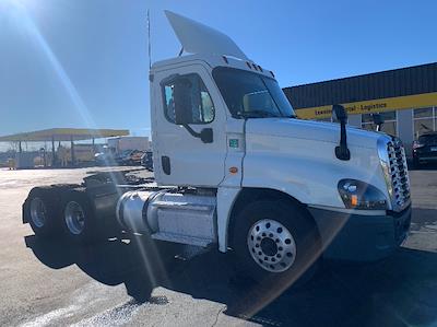 Used 2016 Freightliner Cascadia - photo 1